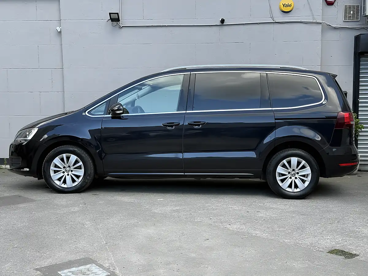 Used 2018 Volkswagen Sharan Se Nav Black - Interior and Exterior details 6