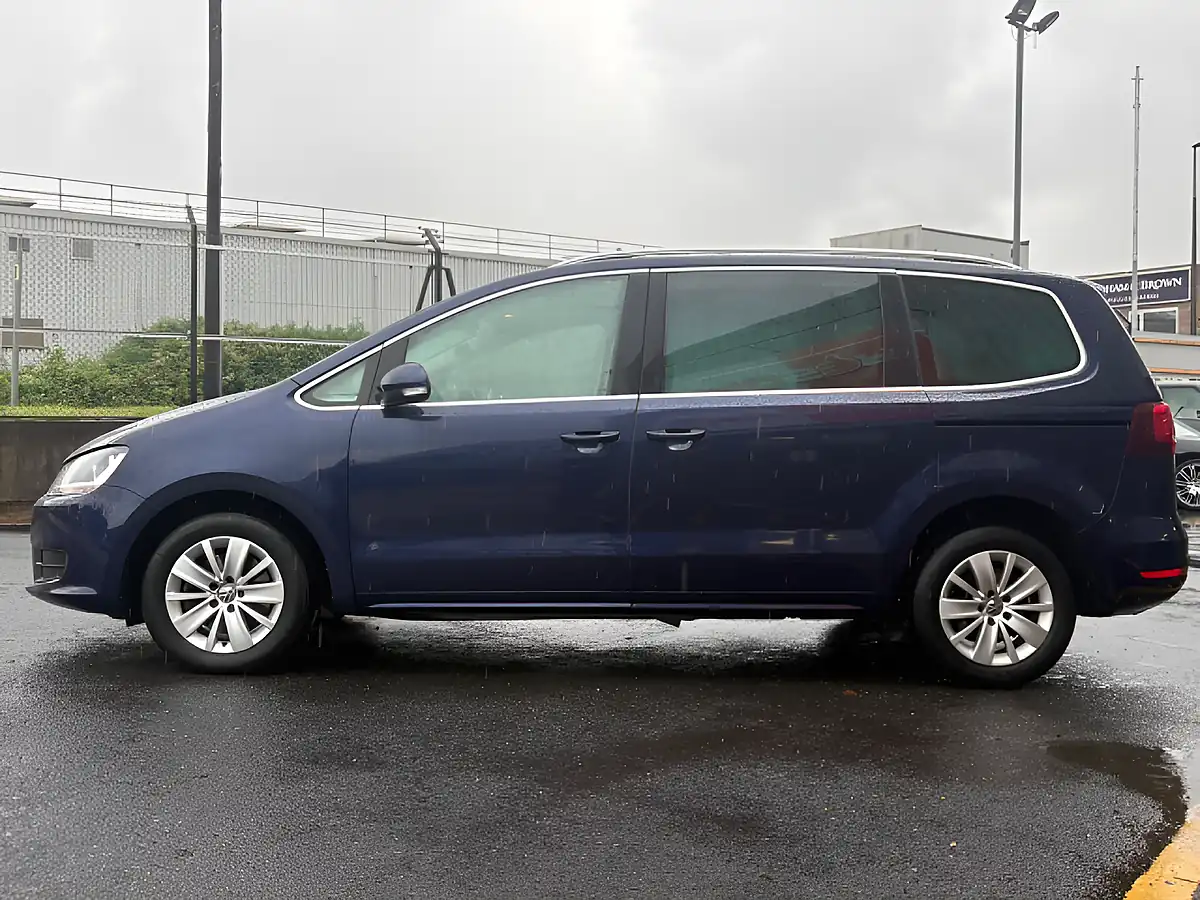 Used 2018 Volkswagen Sharan Se Nav Blue - Interior and Exterior details 10