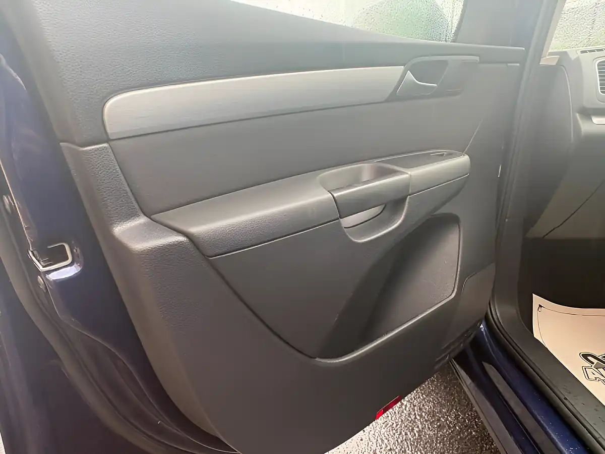 Used 2018 Volkswagen Sharan Se Nav Blue - Interior and Exterior details 12