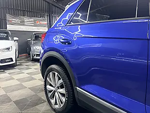 Used 2018 Volkswagen T-Roc Design Blue - Interior and Exterior details 12