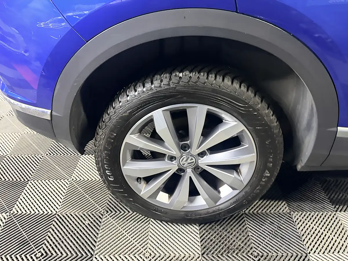 Used 2018 Volkswagen T-Roc Design Blue - Interior and Exterior details 13