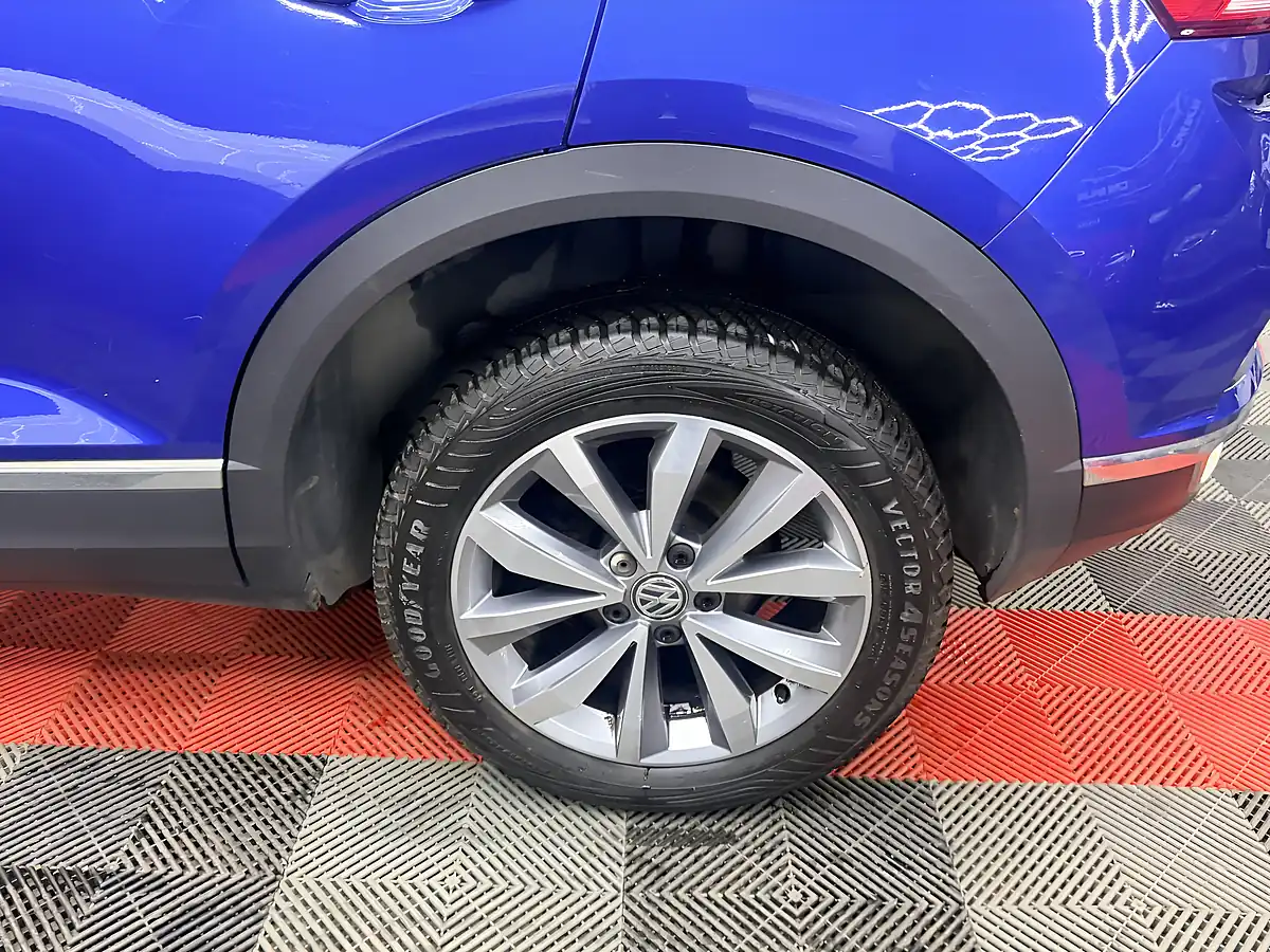 Used 2018 Volkswagen T-Roc Design Blue - Interior and Exterior details 14
