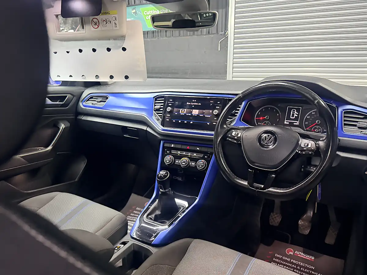 Used 2018 Volkswagen T-Roc Design Blue - Interior and Exterior details 15