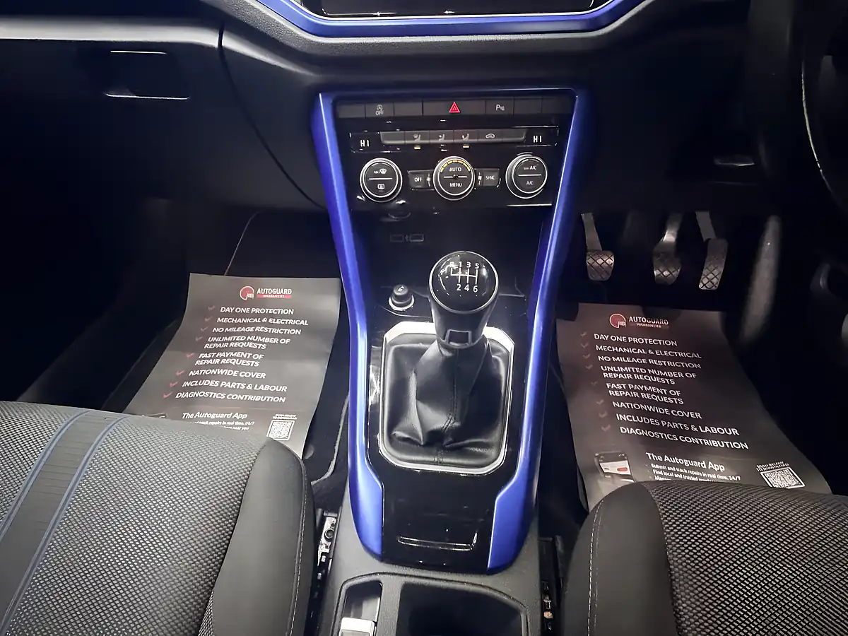 Used 2018 Volkswagen T-Roc Design Blue - Interior and Exterior details 18