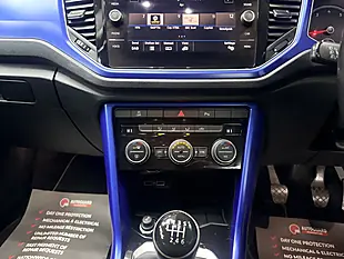 Used 2018 Volkswagen T-Roc Design Blue - Interior and Exterior details 19