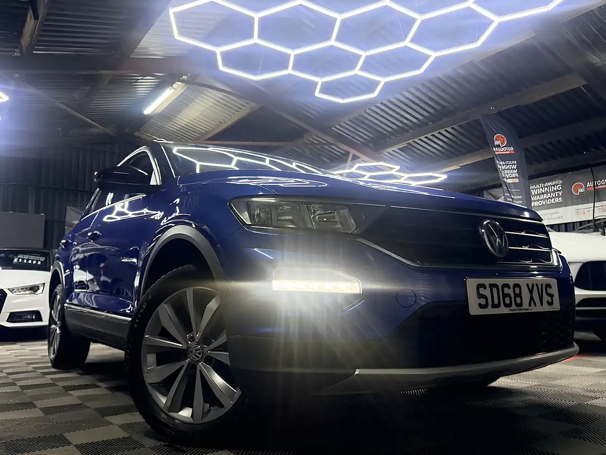 Used 2018 Volkswagen T-Roc Design Blue - Interior and Exterior details 2