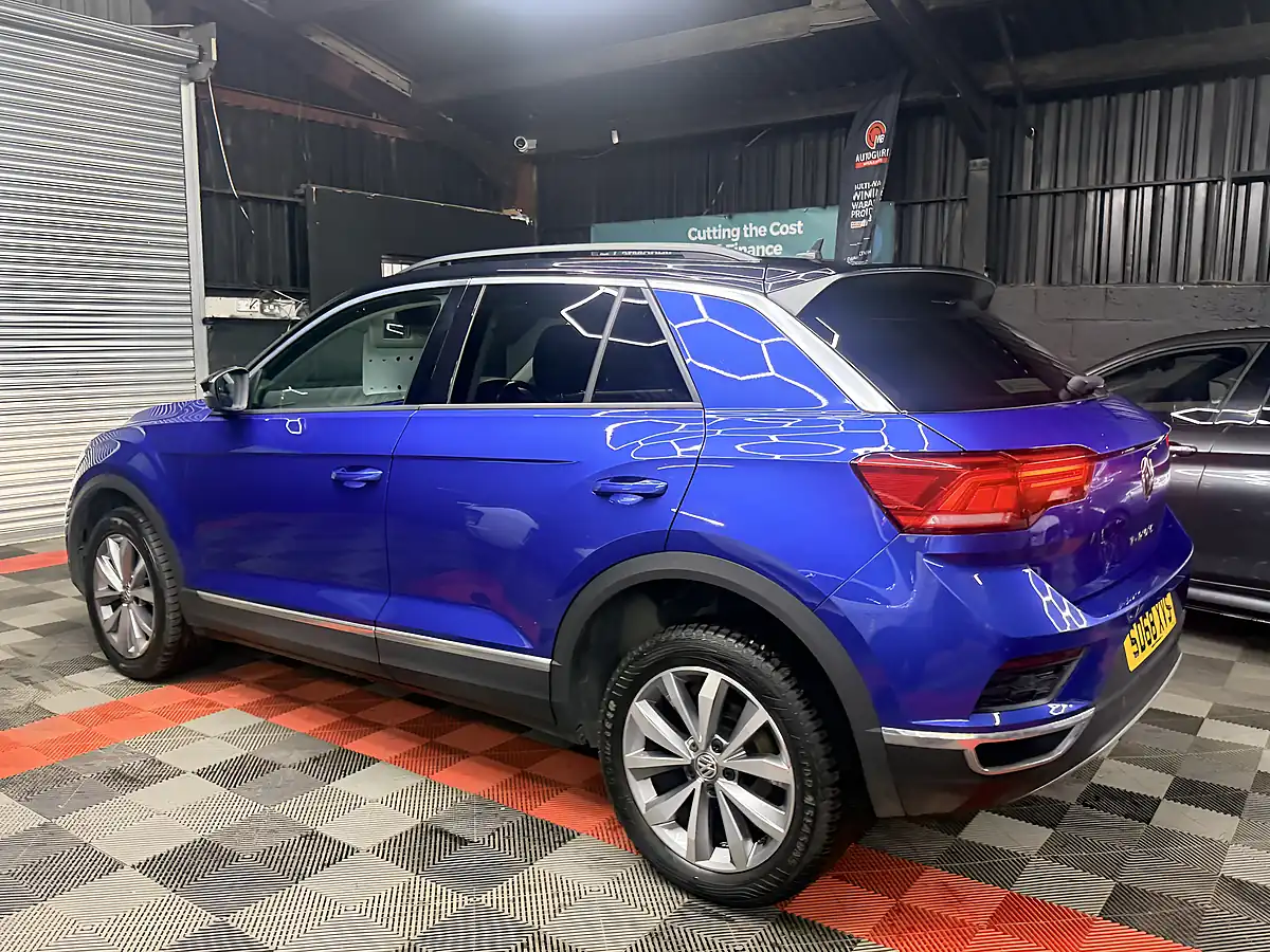 Used 2018 Volkswagen T-Roc Design Blue - Interior and Exterior details 8