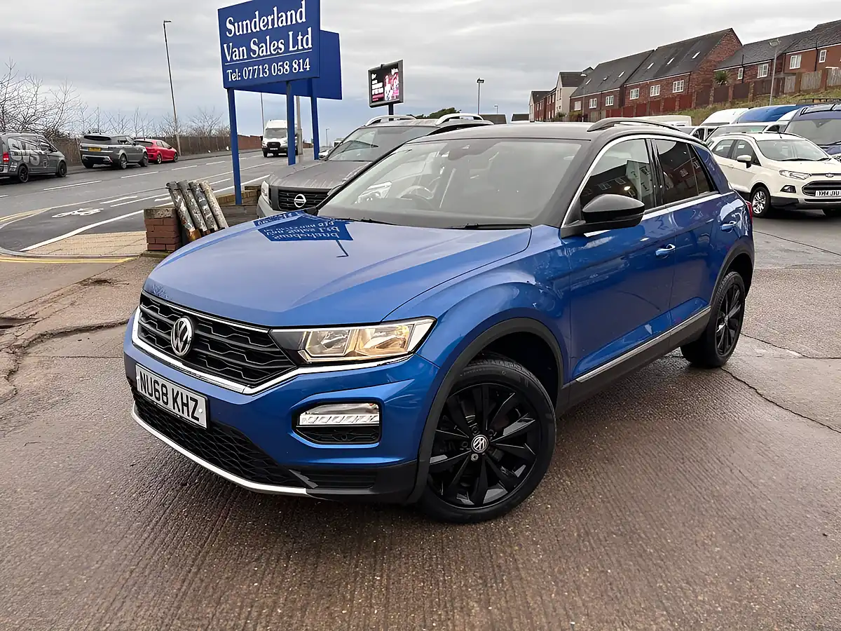 Used 2018 Volkswagen T-Roc Design Blue - Front View