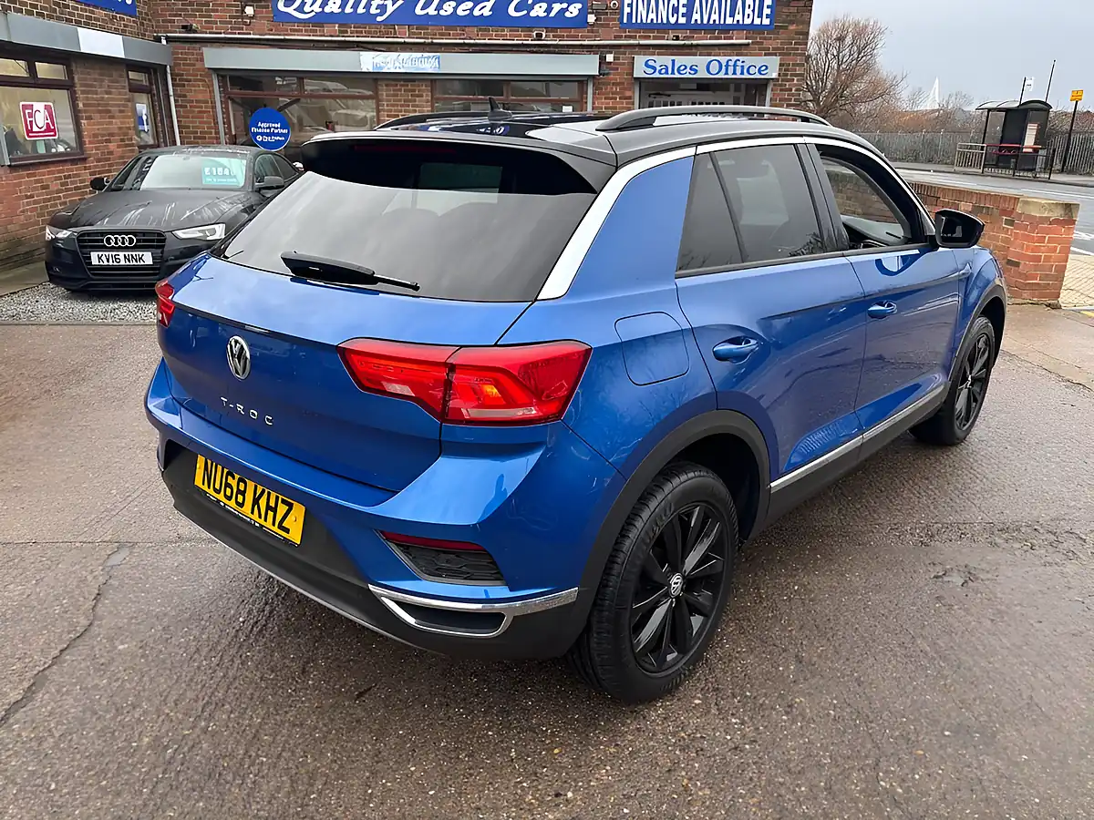 Used 2018 Volkswagen T-Roc Design Blue - Interior and Exterior details 11