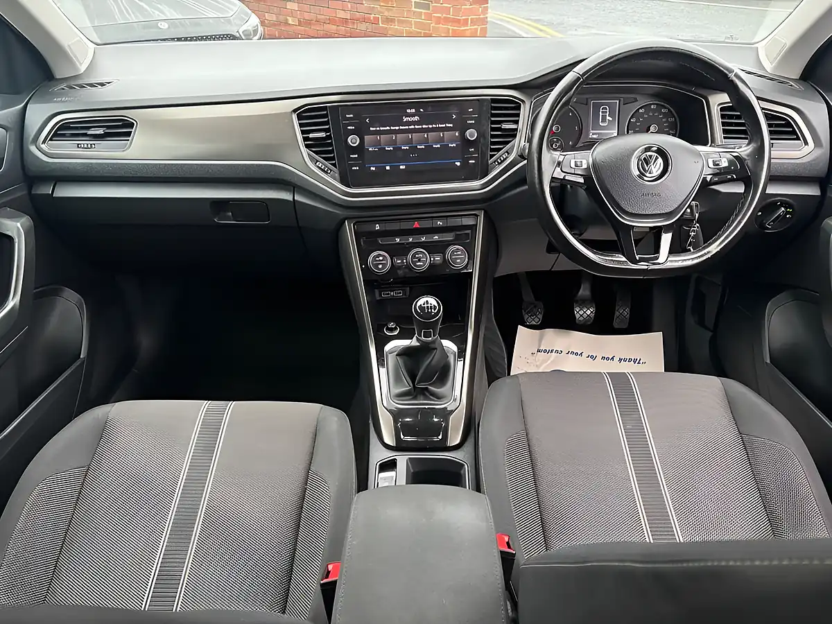Used 2018 Volkswagen T-Roc Design Blue - Interior and Exterior details 14