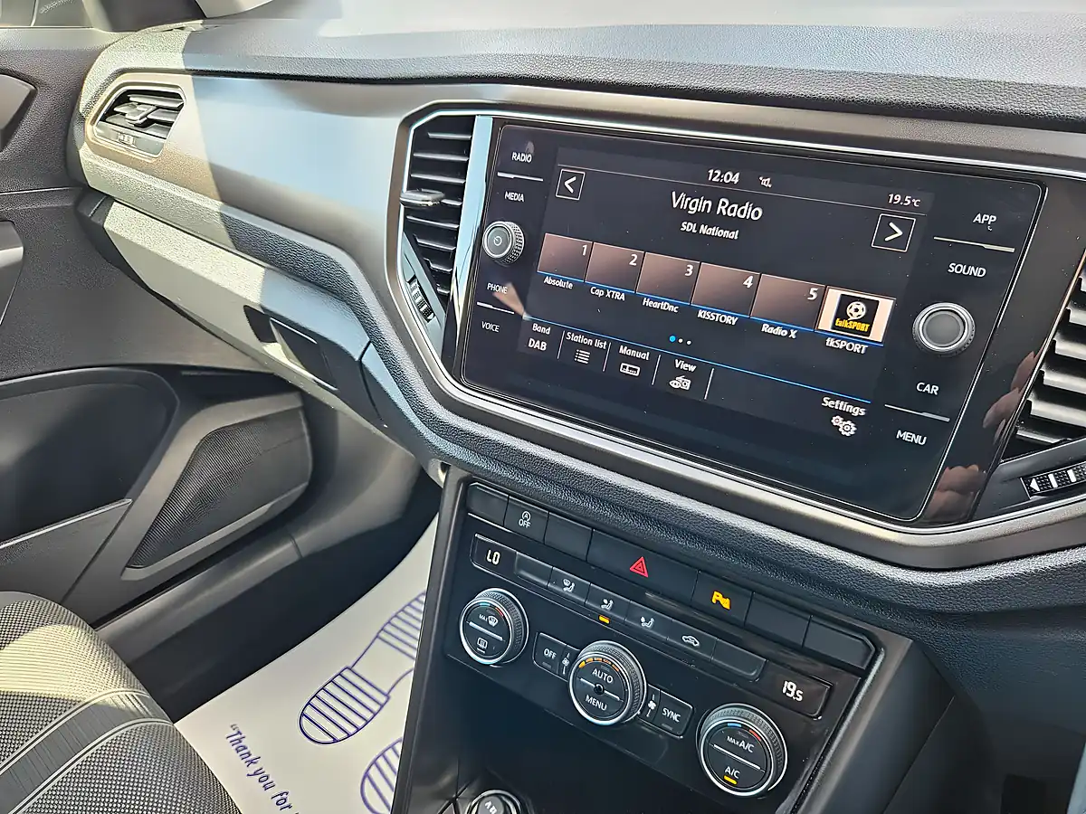 Used 2018 Volkswagen T-Roc Design Grey - Interior and Exterior details 10