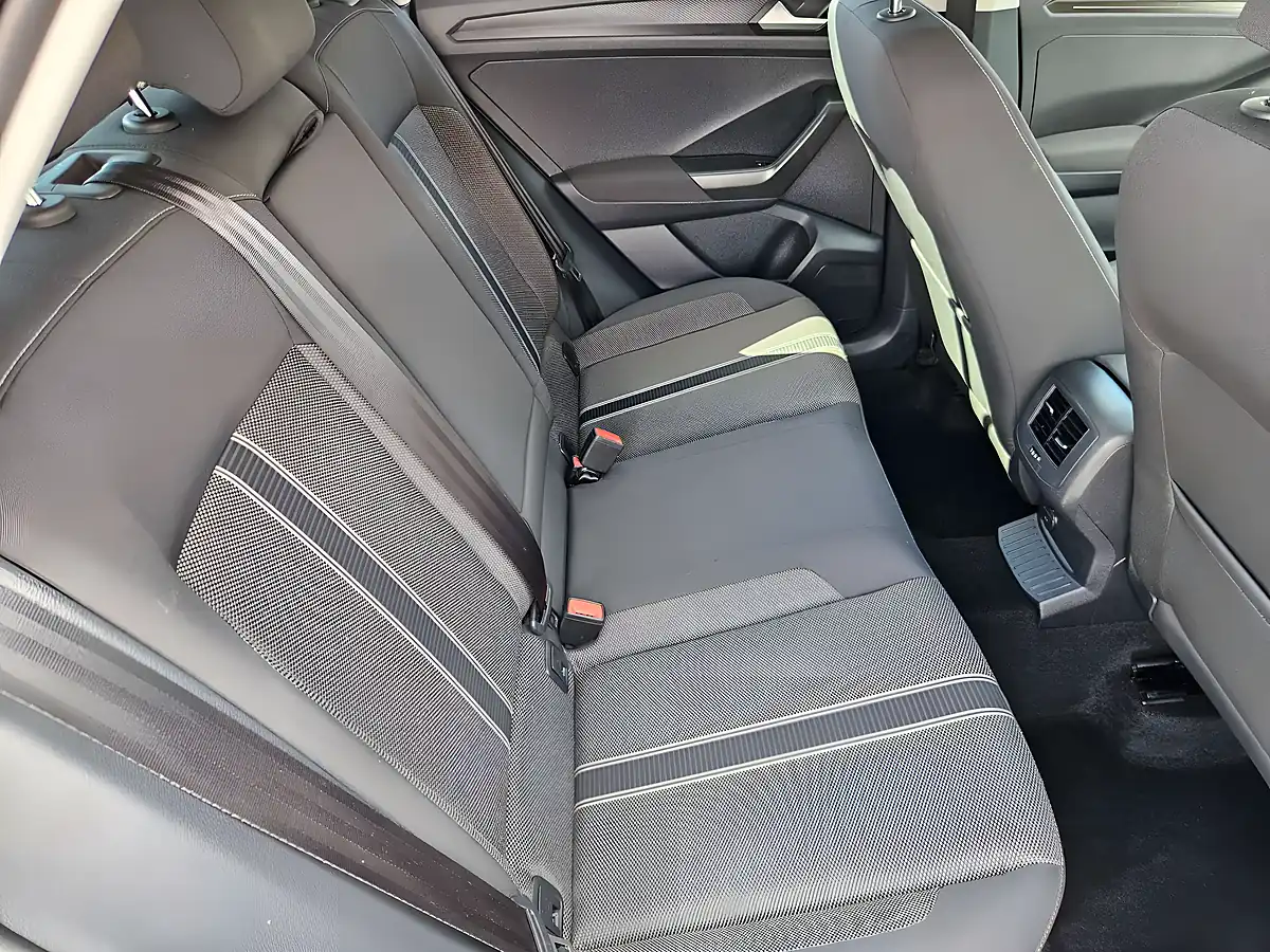 Used 2018 Volkswagen T-Roc Design Grey - Interior and Exterior details 12