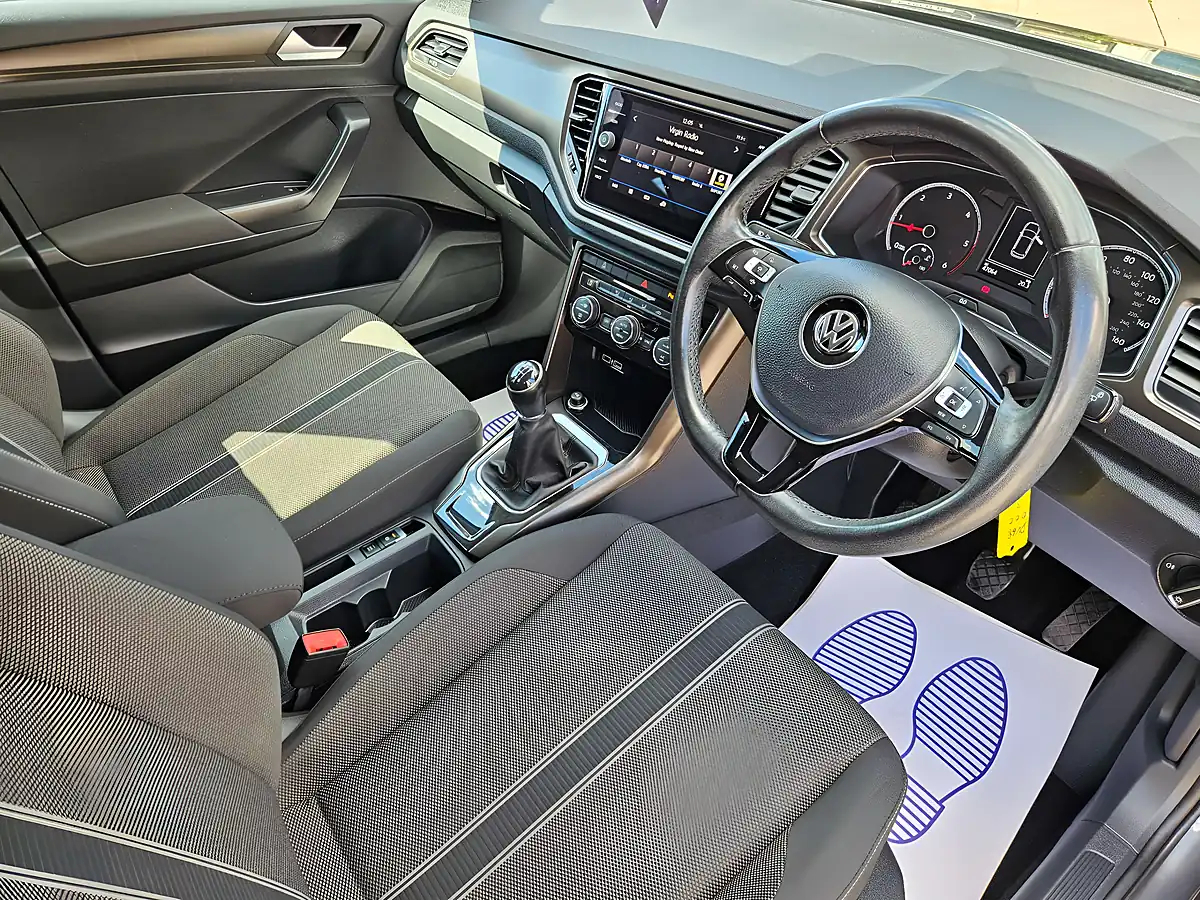Used 2018 Volkswagen T-Roc Design Grey - Interior and Exterior details 14
