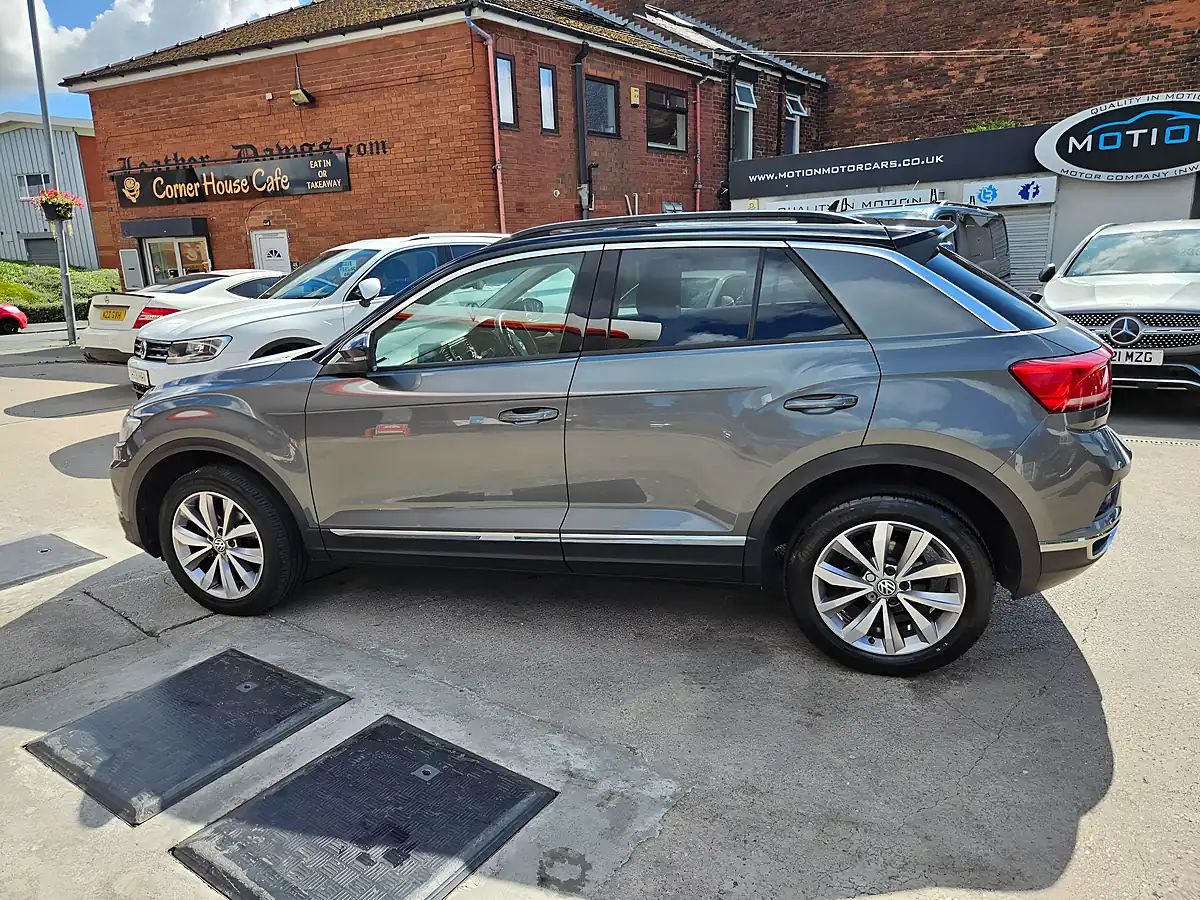 Used 2018 Volkswagen T-Roc Design Grey - Interior and Exterior details 20
