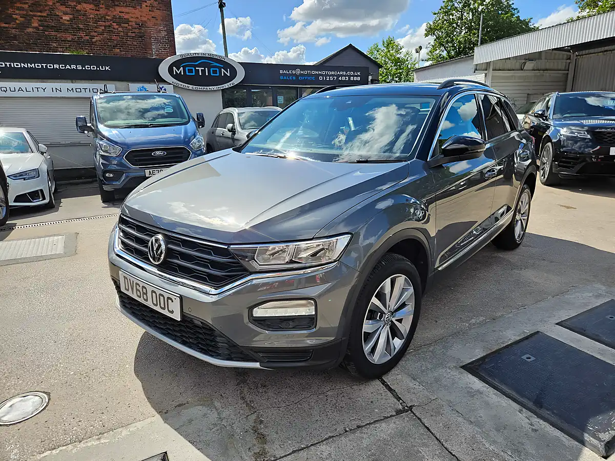Used 2018 Volkswagen T-Roc Design Grey - Interior and Exterior details 4