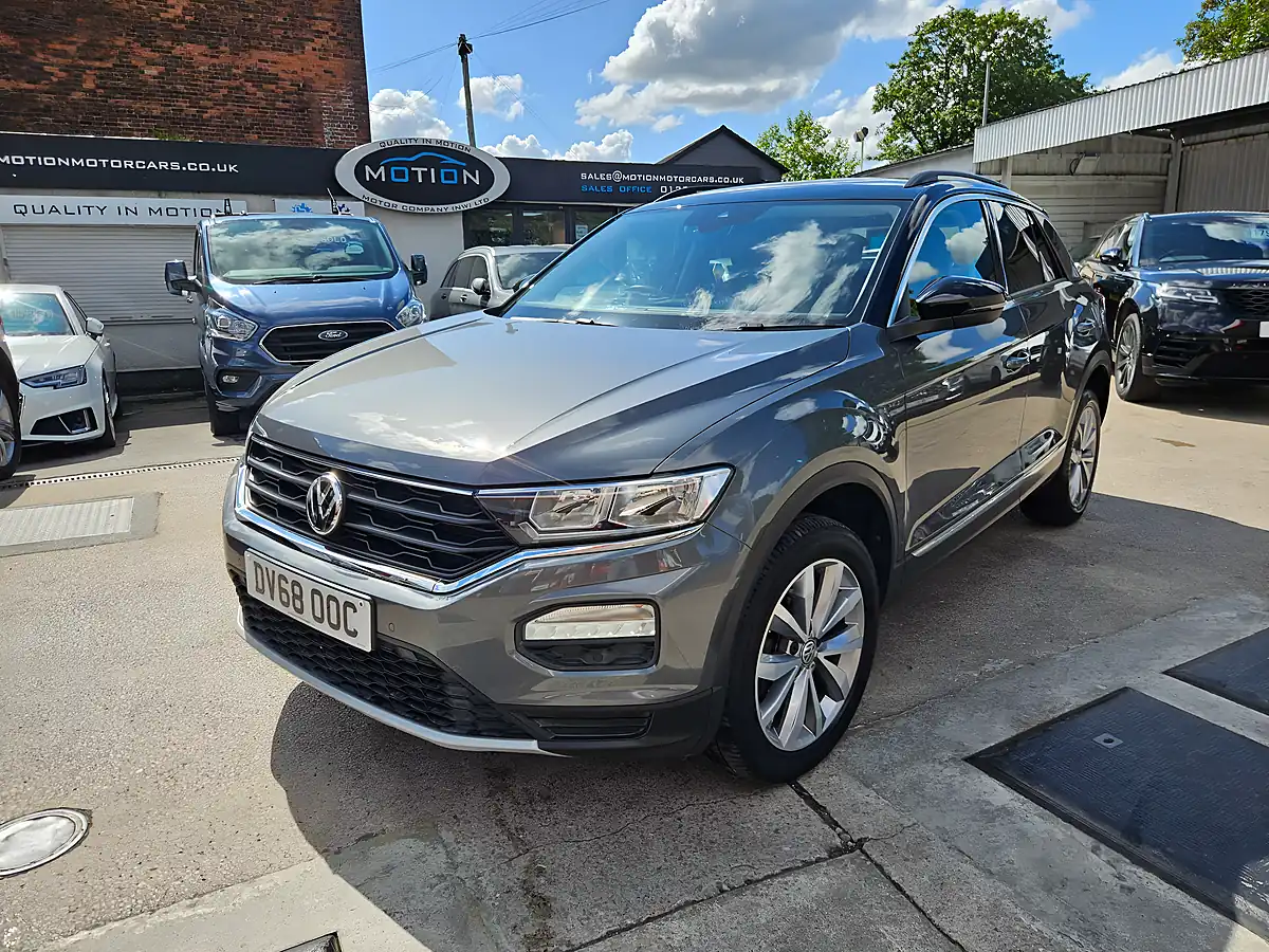Used 2018 Volkswagen T-Roc Design Grey - Interior and Exterior details 5