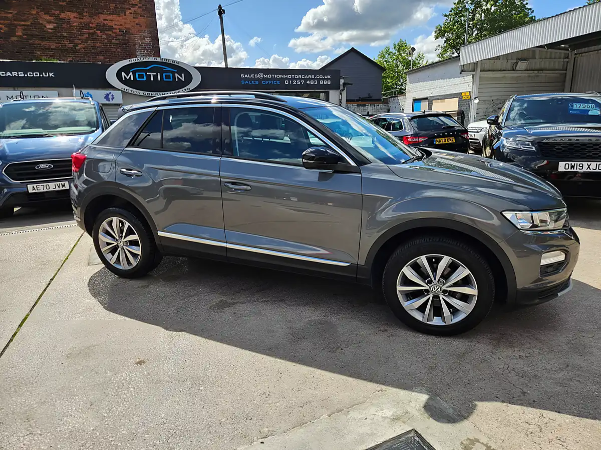 Used 2018 Volkswagen T-Roc Design Grey - Interior and Exterior details 6