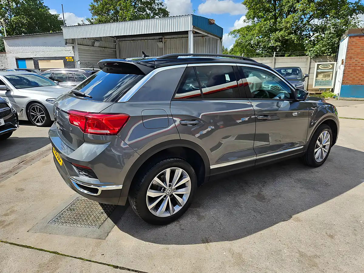 Used 2018 Volkswagen T-Roc Design Grey - Interior and Exterior details 7