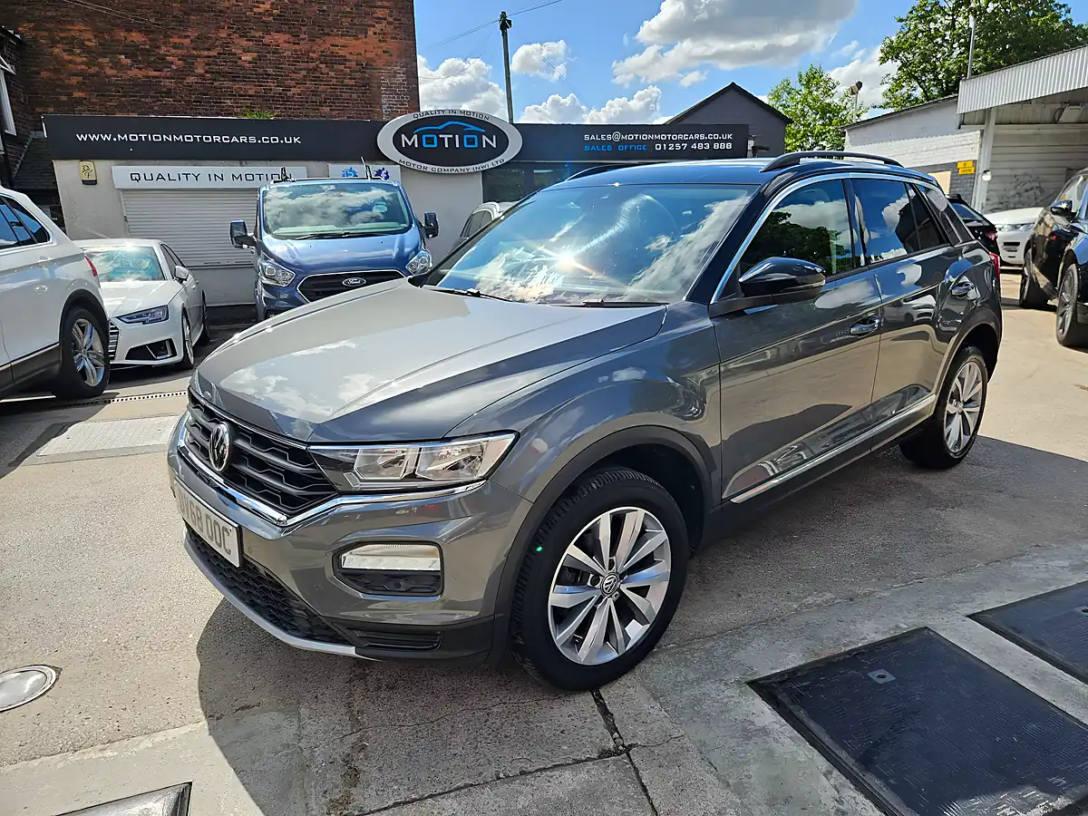 Used 2018 Volkswagen T-Roc Design Grey - Interior and Exterior details 8