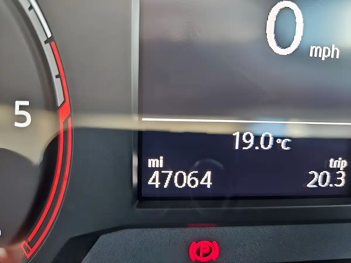 Used 2018 Volkswagen T-Roc Design Grey - Interior and Exterior details 9