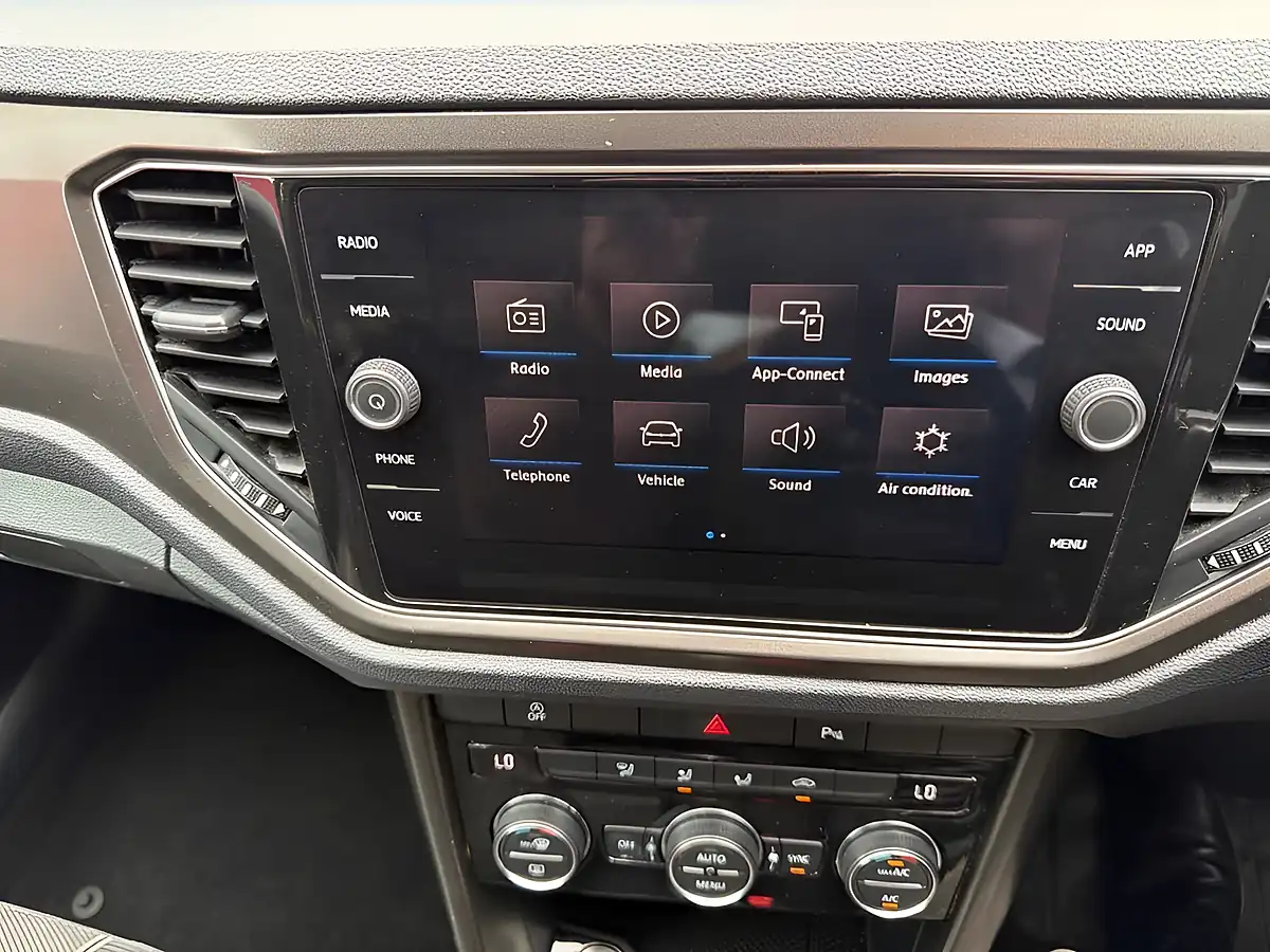 Used 2018 Volkswagen T-Roc Design Grey - Interior and Exterior details 12
