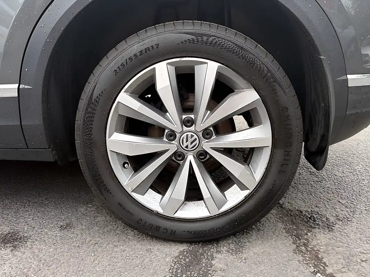 Used 2018 Volkswagen T-Roc Design Grey - Interior and Exterior details 19