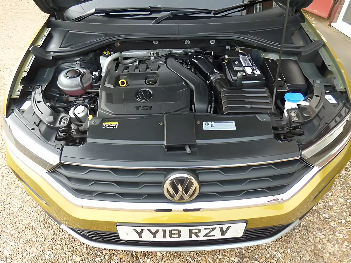 Used 2018 Volkswagen T-Roc Design Turmeric Yellow Metallic - Interior and Exterior details 17