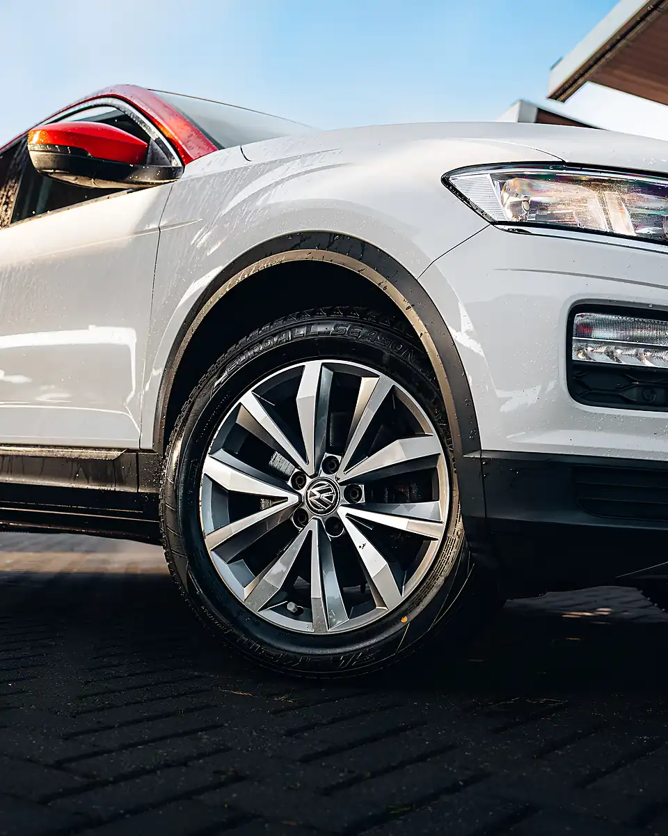 Used 2018 Volkswagen T-Roc Design White - Interior and Exterior details 19