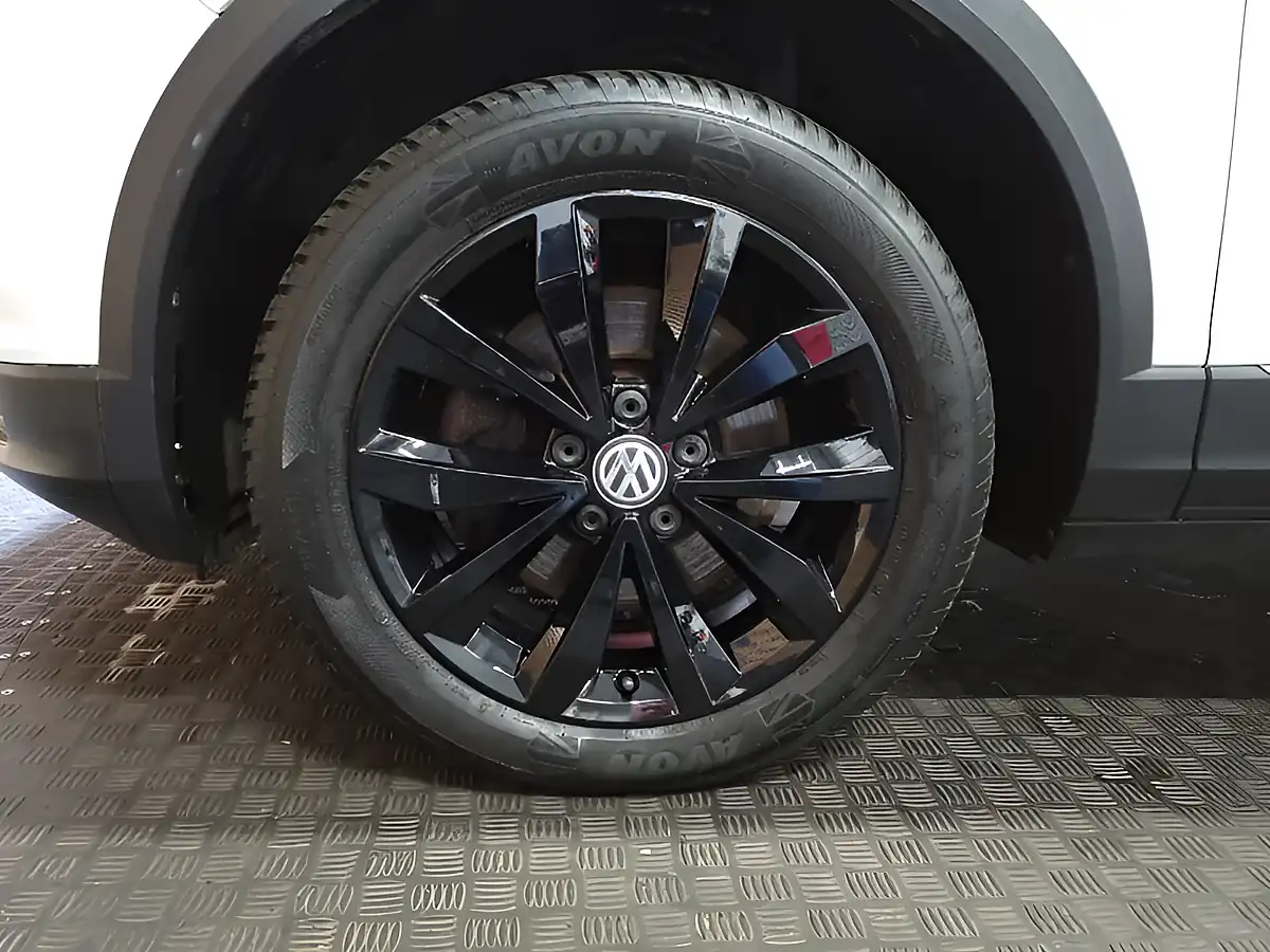 Used 2018 Volkswagen T-Roc Design White - Interior and Exterior details 15
