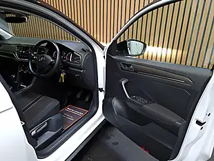 Used 2018 Volkswagen T-Roc Design White - Interior and Exterior details 18