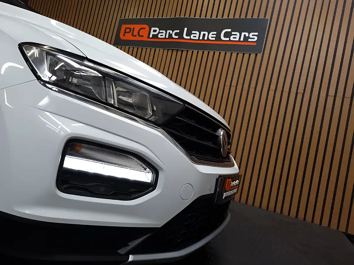 Used 2018 Volkswagen T-Roc Design White - Interior and Exterior details 3