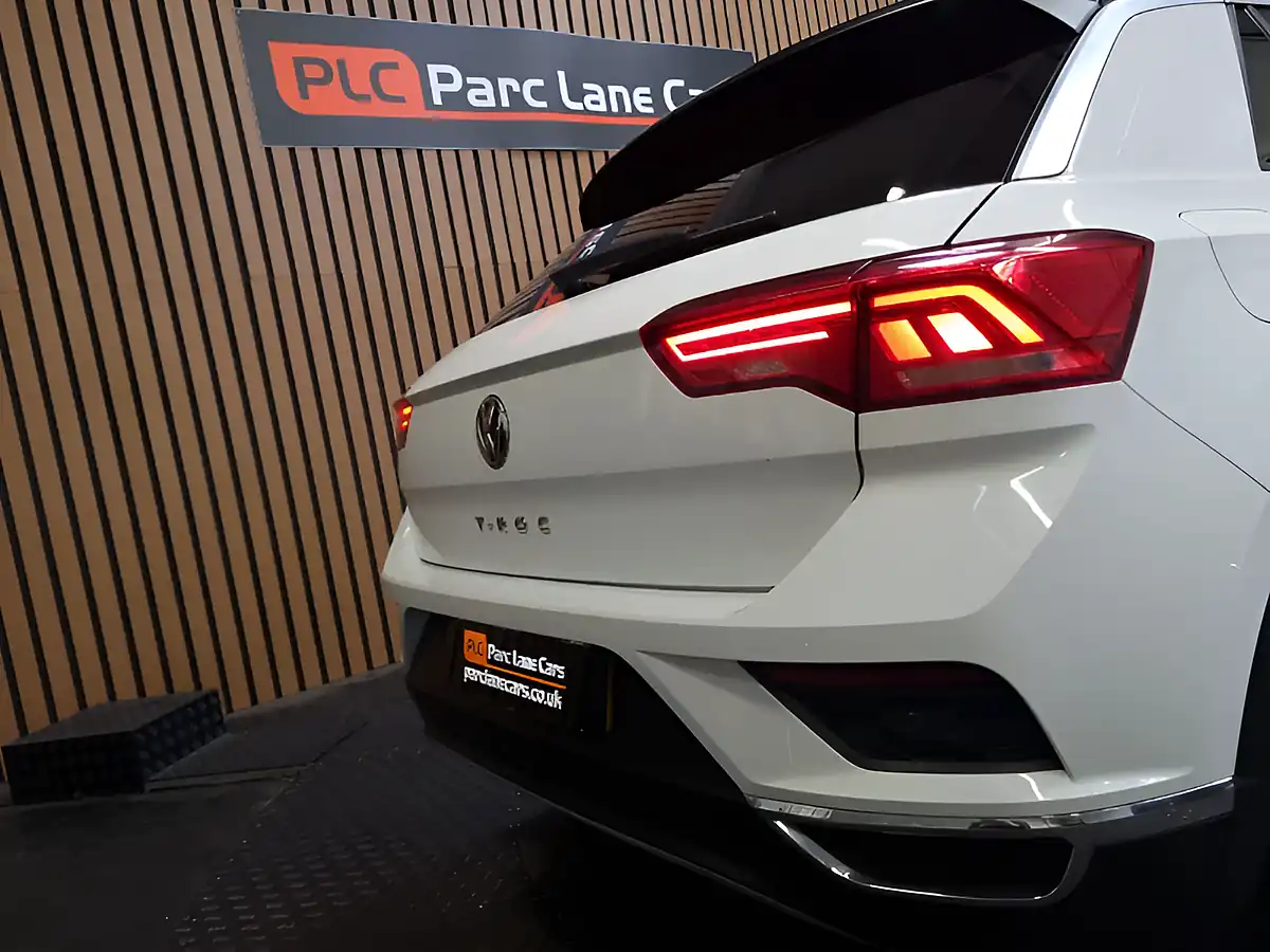 Used 2018 Volkswagen T-Roc Design White - Interior and Exterior details 7
