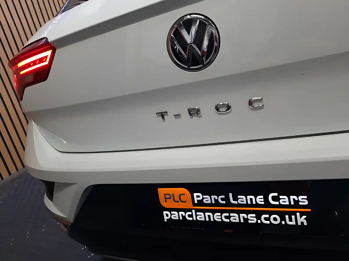 Used 2018 Volkswagen T-Roc Design White - Interior and Exterior details 9