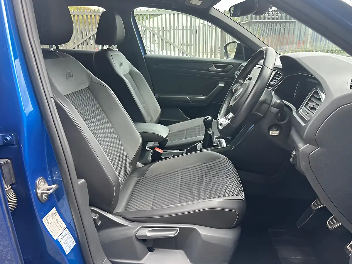 Used 2018 Volkswagen T-Roc R-Line Blue - Interior and Exterior details 11
