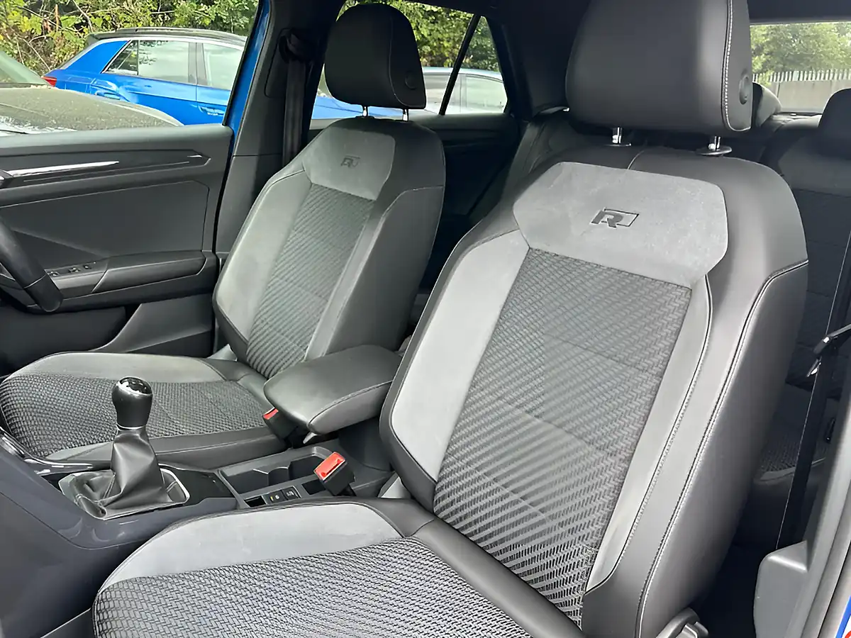 Used 2018 Volkswagen T-Roc R-Line Blue - Interior and Exterior details 12