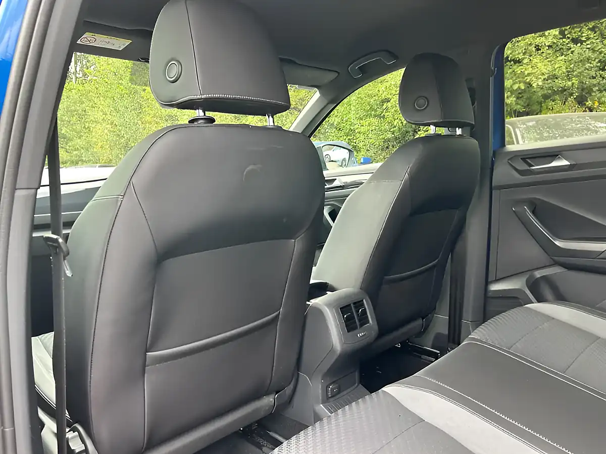 Used 2018 Volkswagen T-Roc R-Line Blue - Interior and Exterior details 14