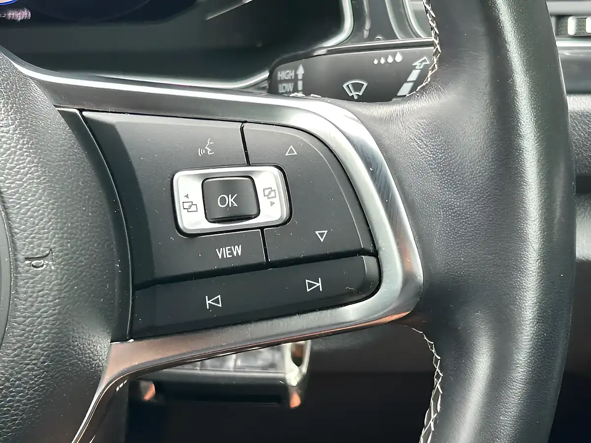 Used 2018 Volkswagen T-Roc R-Line Blue - Interior and Exterior details 19