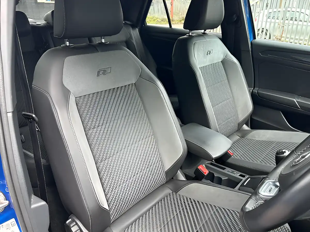 Used 2018 Volkswagen T-Roc R-Line Blue - Interior and Exterior details 4