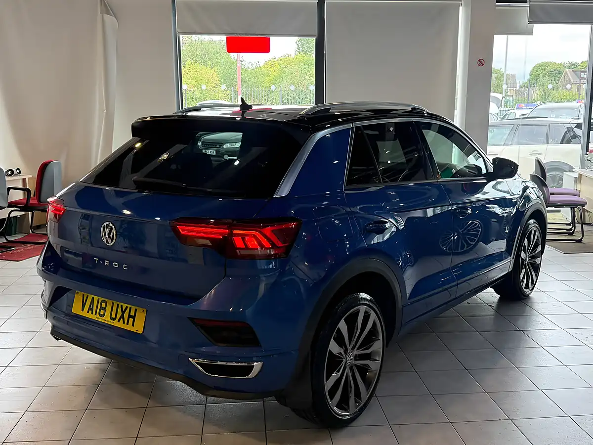 Used 2018 Volkswagen T-Roc R-Line Blue - Interior and Exterior details 11