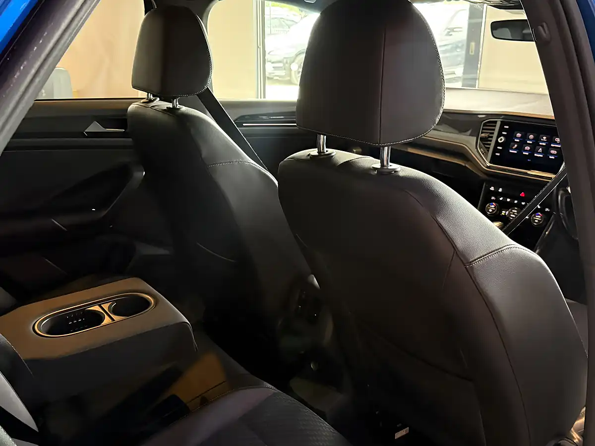 Used 2018 Volkswagen T-Roc R-Line Blue - Interior and Exterior details 12