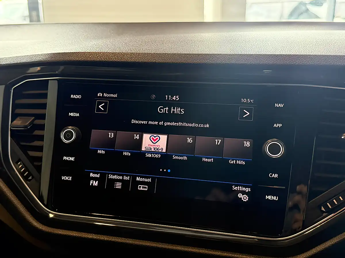 Used 2018 Volkswagen T-Roc R-Line Blue - Interior and Exterior details 17