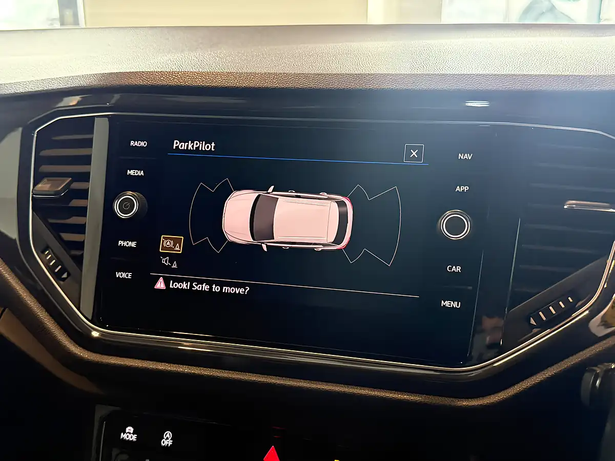 Used 2018 Volkswagen T-Roc R-Line Blue - Interior and Exterior details 19