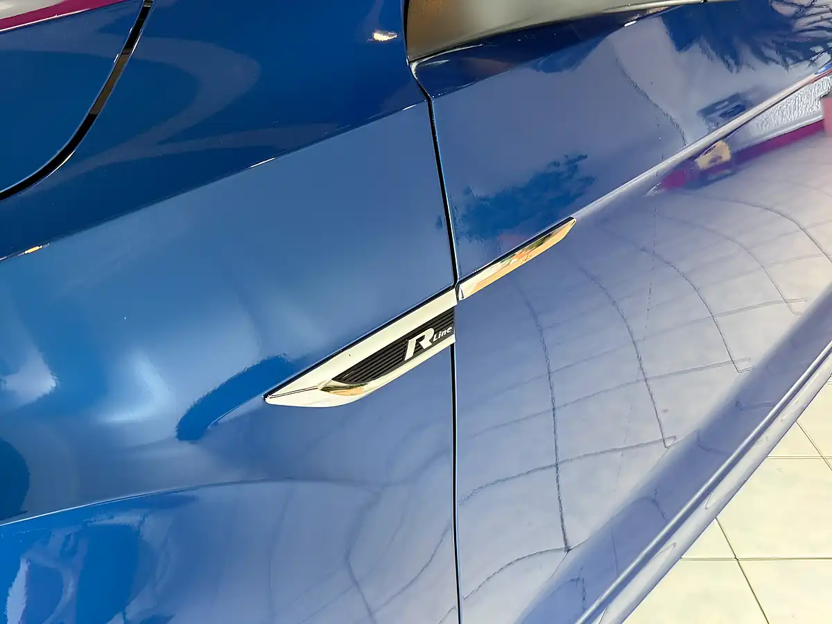 Used 2018 Volkswagen T-Roc R-Line Blue - Interior and Exterior details 7
