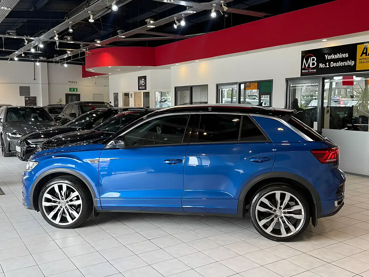 Used 2018 Volkswagen T-Roc R-Line Blue - Interior and Exterior details 8