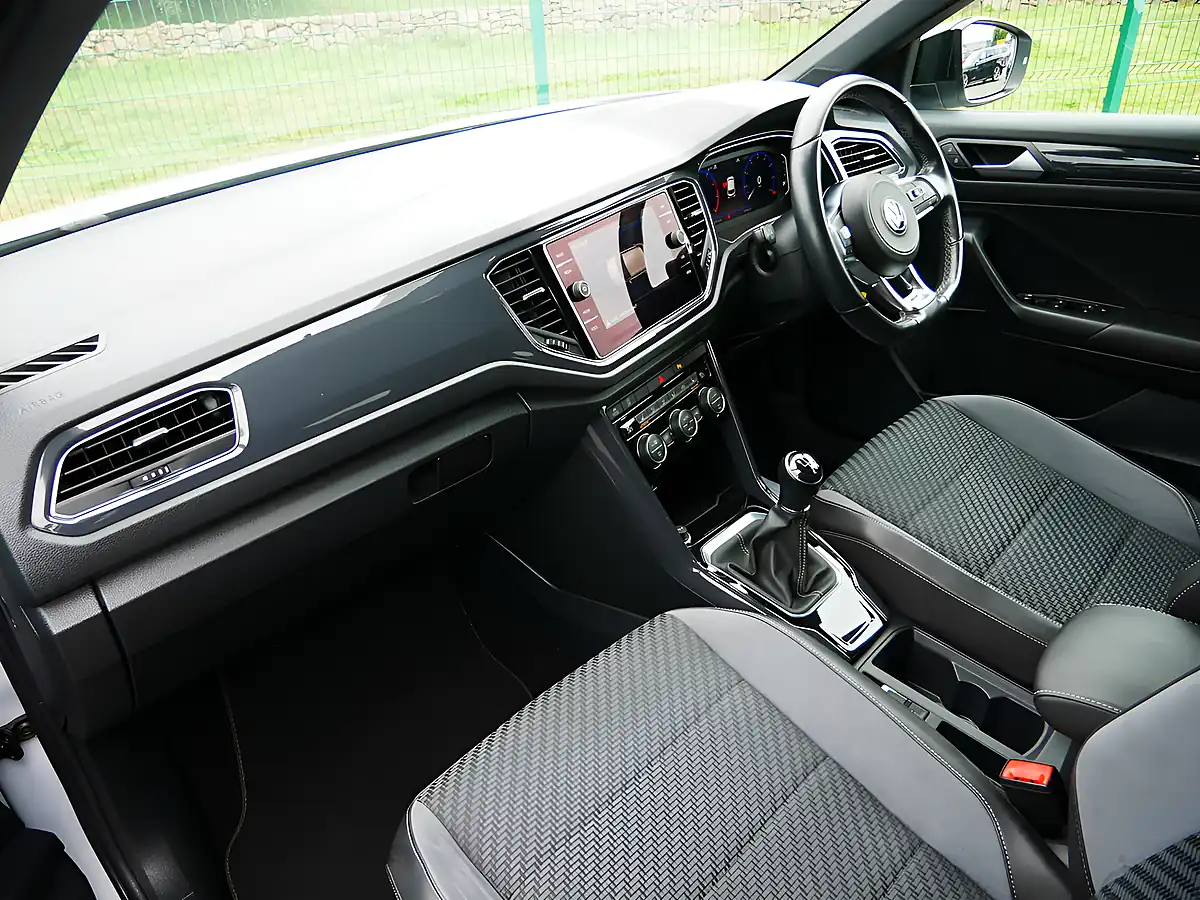 Used 2018 Volkswagen T-Roc R-Line Silver - Interior and Exterior details 12