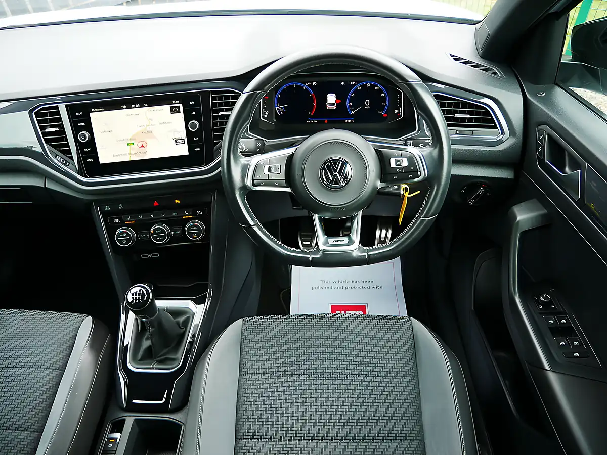 Used 2018 Volkswagen T-Roc R-Line Silver - Interior and Exterior details 14