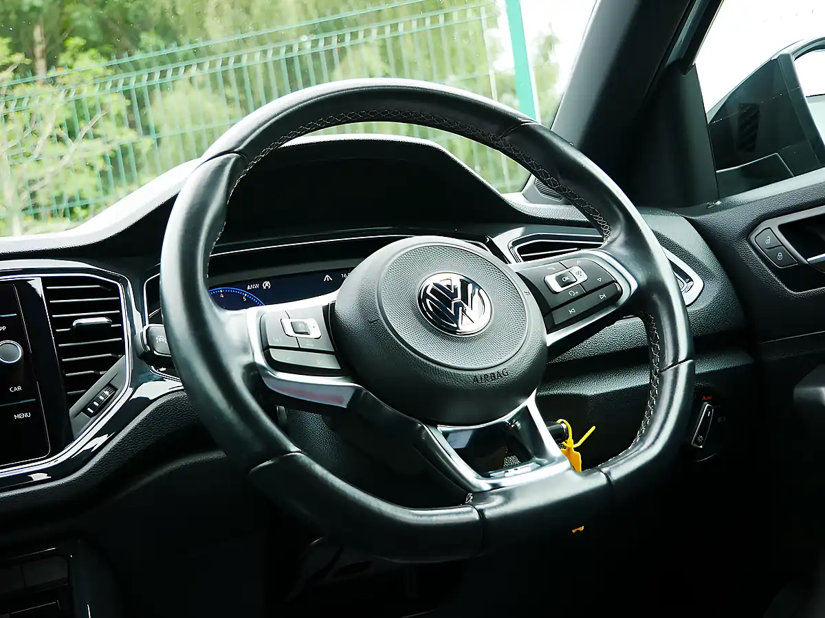 Used 2018 Volkswagen T-Roc R-Line Silver - Interior and Exterior details 16