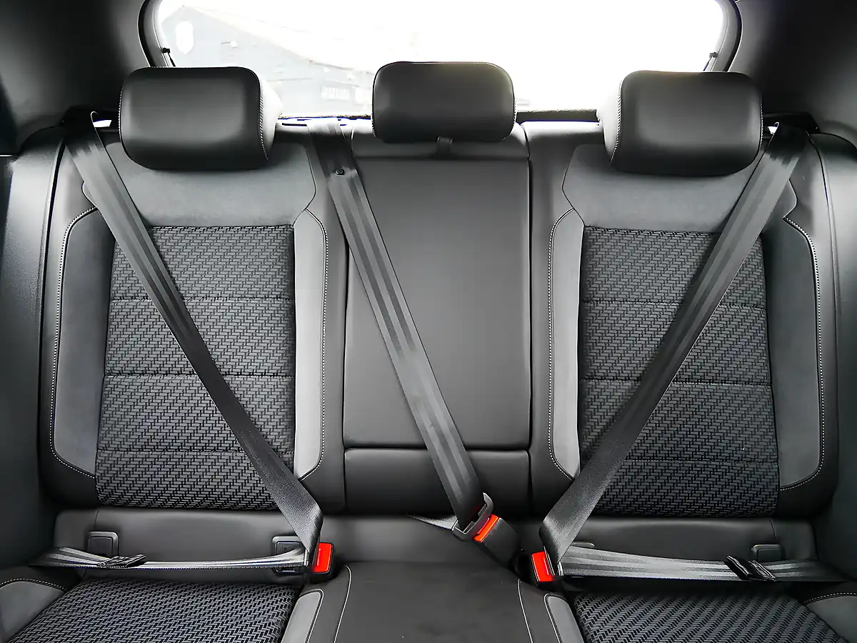 Used 2018 Volkswagen T-Roc R-Line Silver - Interior and Exterior details 20