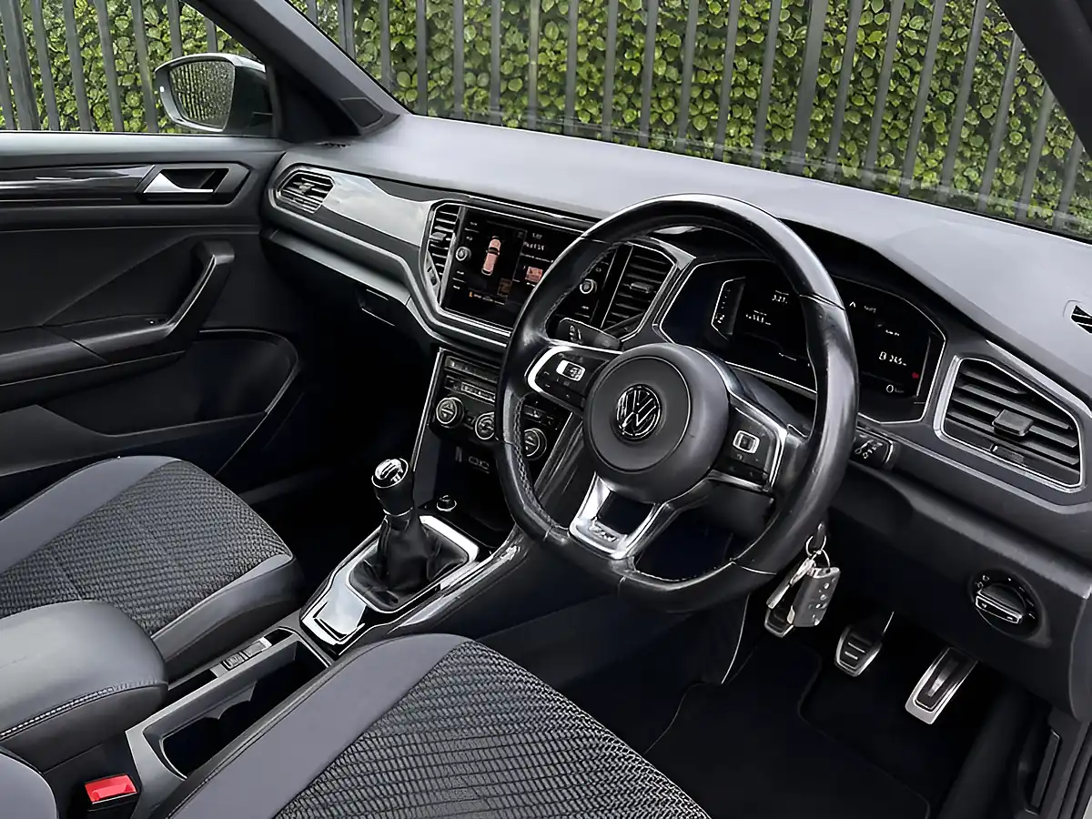 Used 2018 Volkswagen T-Roc R-Line Silver - Interior and Exterior details 12