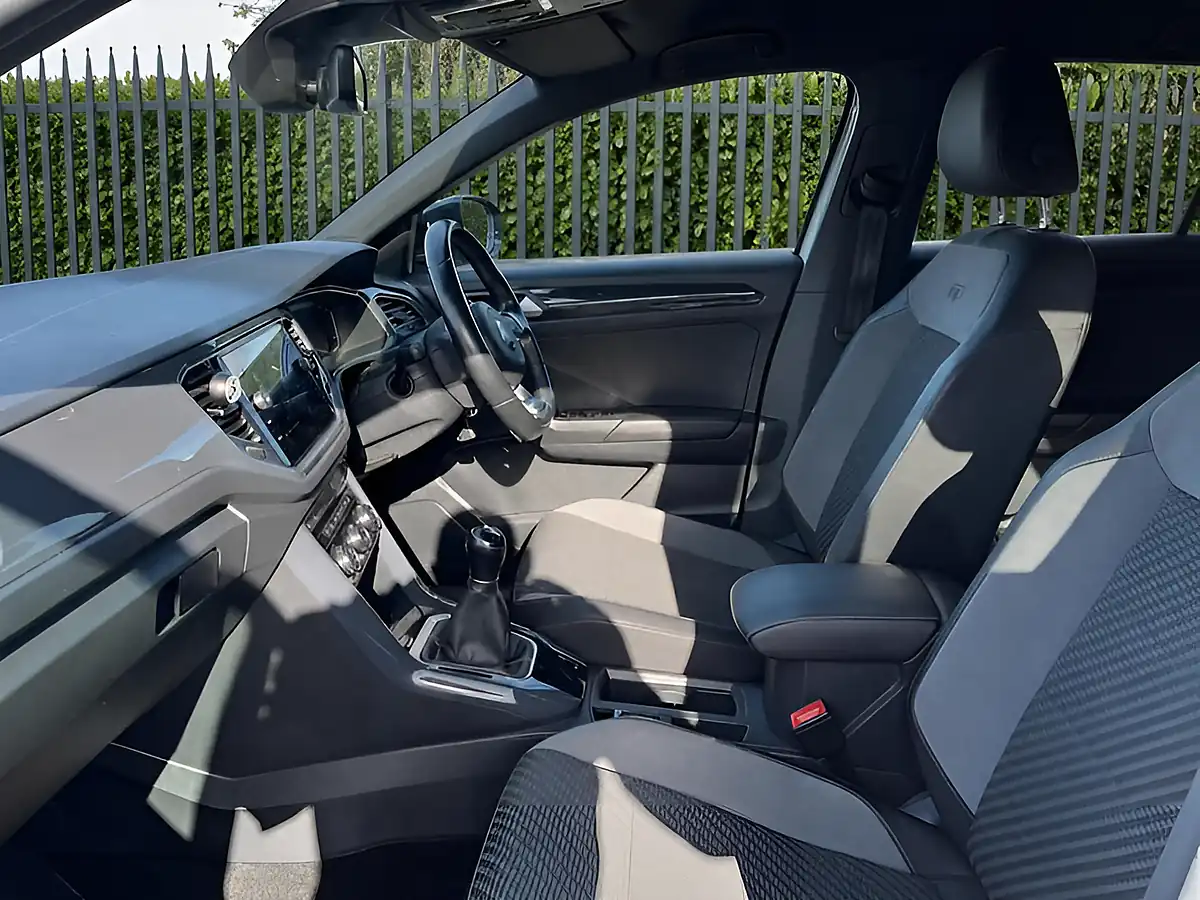 Used 2018 Volkswagen T-Roc R-Line Silver - Interior and Exterior details 13